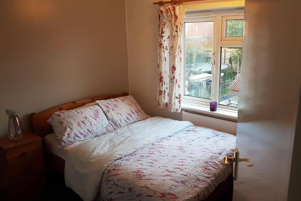 Two Bedroom Maisonette Close Towarwick Uni Apartment Coventry