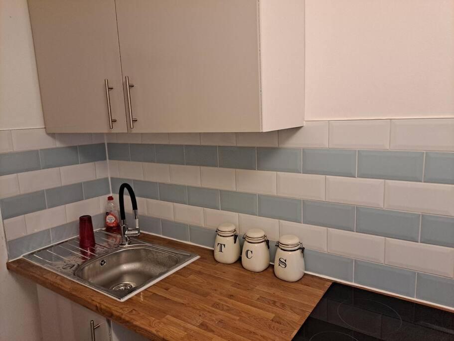 Two Bedroom Maisonette Close Towarwick Uni * Coventry